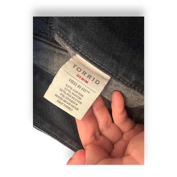 Women’s torrid 22S Short Alchemy Rinse Jegging Skinny Super Soft High-Rise Jean - Picture 6 of 13